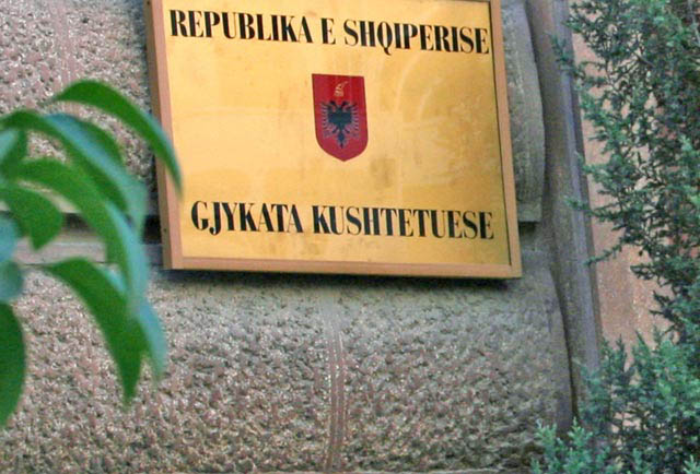 Kushtetuesja rrëzon kërkesën e Berishës për gjyqtaren Xhaferllari Kushtetuesja 2