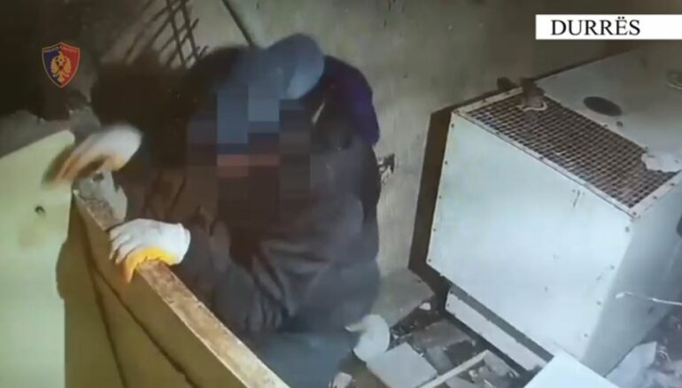 Vidhte vegla punë në kantiere ndërtimi dhe shtëpi, arrestohet durrws 770x438 1