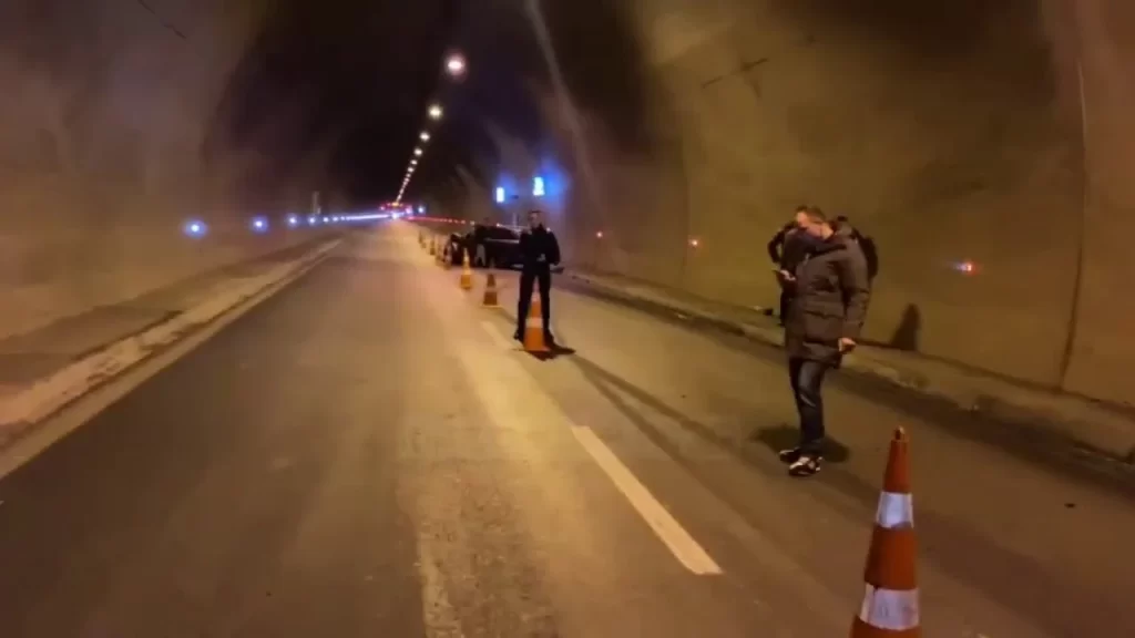 Aksidentoi policin gjatë punës, arrestohet shoferja rrrrr