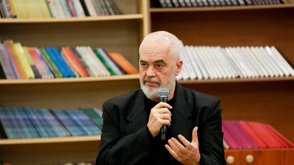 Rama: Të rinjtë po punojnë për të transformuar anekënd Shqipërinë IMG 0297