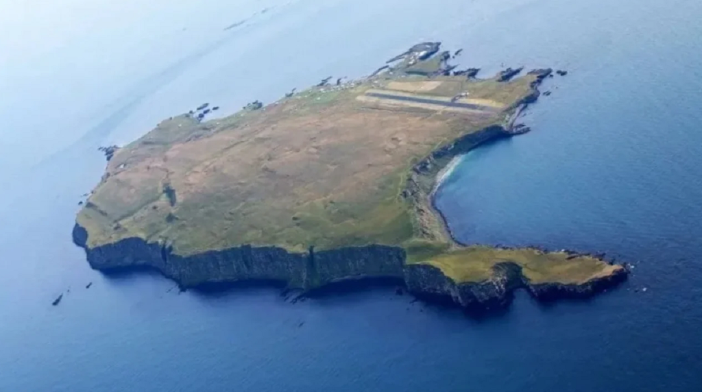 Ishulli i veçantë, ka vetëm 20 banorë dhe miliona shpendë detarë Islande