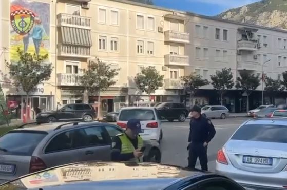 Policia Rrugore aksion në Lezhë, gjobë edhe drejtuesit e biçikletave Policia lezhe