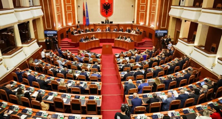 Nga projektligji i investimeve strategjike tek vota e Diasporës, mblidhet Kuvendi në seancë me 16 pika kuvendi 770x415 1