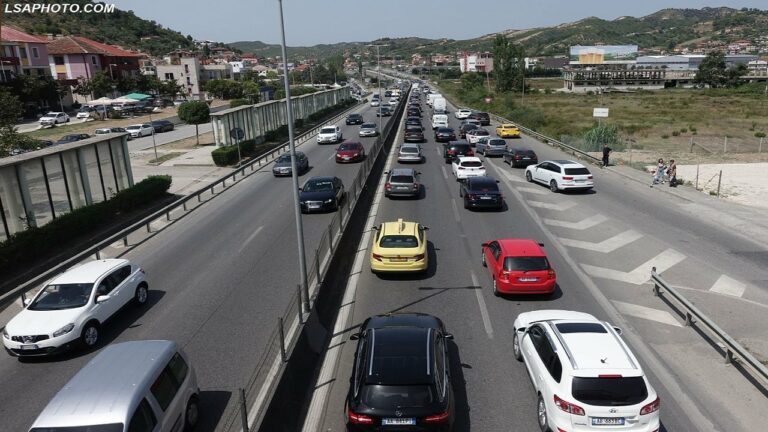 Trafiku në Durrës, policia vendos fasha orare për qarkullimin e automjeteve 8fa9f3cf b461 4c3f 9eb0 4fc3b2a1776d 768x432 1