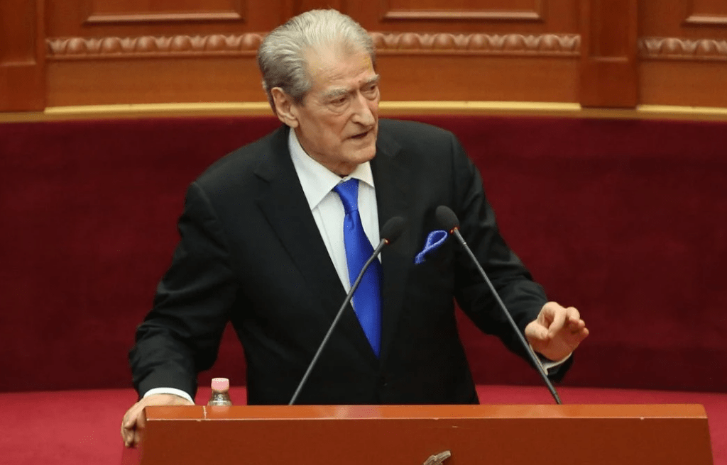Berisha: Jo TikTok-u rrugaçi, por Encro Chat-i! Nxjerr zbuluar Ramën Screenshot 2025 01 30 154352