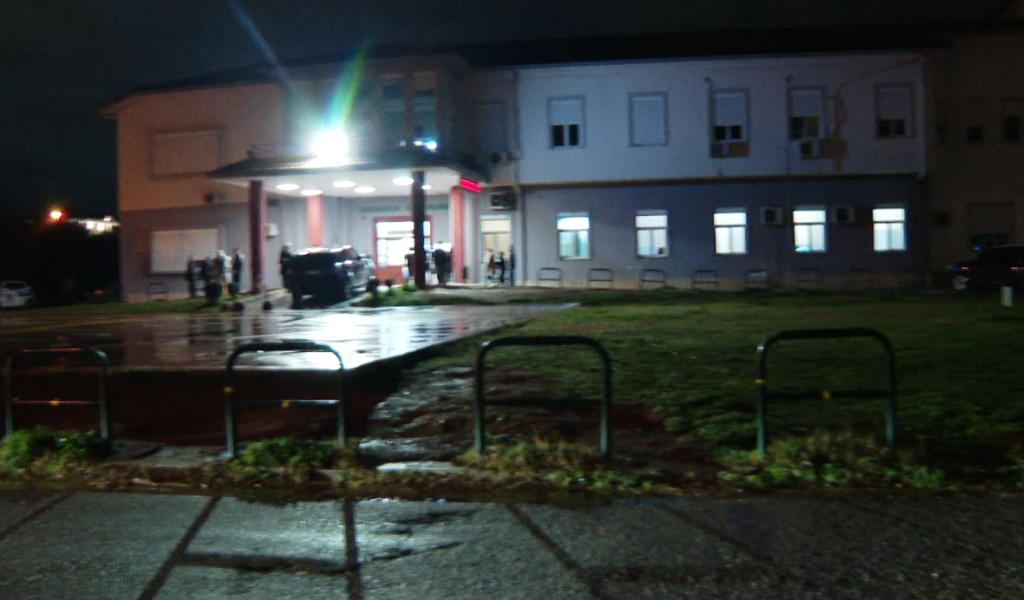 Plagosja me armë e 15 vjeçarit, shpallet në kërkim xhaxhai! Trauma