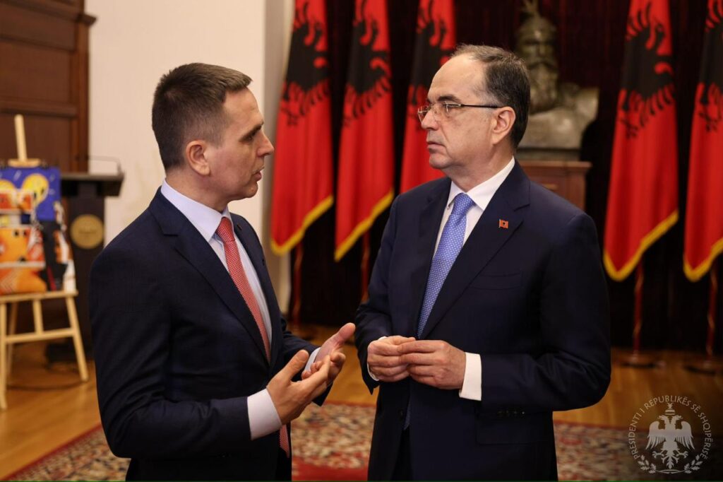''Një copëz arti'' nga Tetova në Presidencë, Begaj: Vijoni me ruajtjen dhe promovimin e traditës 2 WhatsApp Image 2025 01 17 at 14.46.14 5
