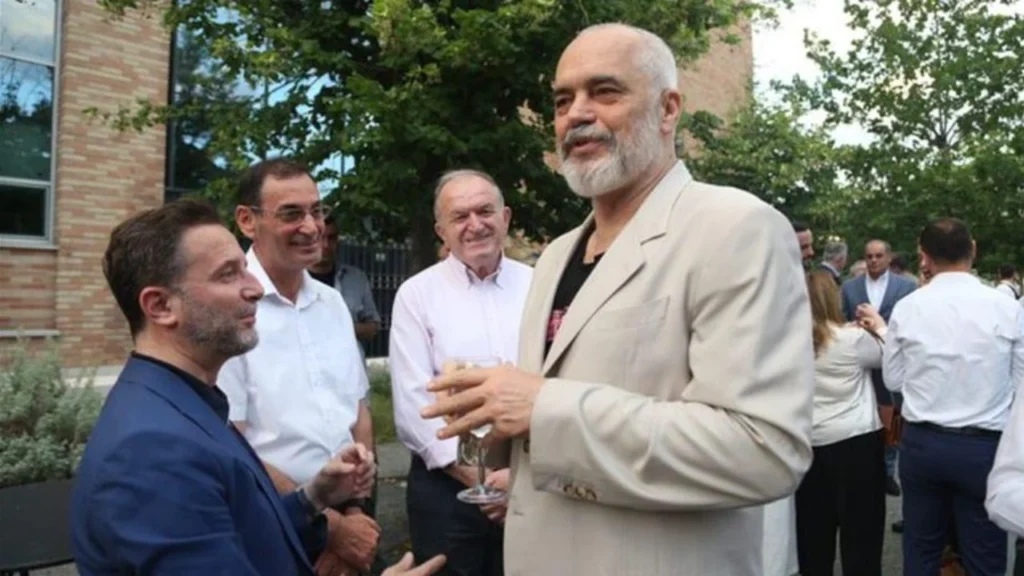 d130bdbd 403d 44fb af3d 30fbf91dffba sd