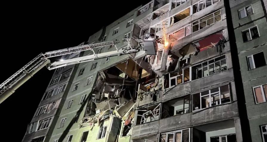 Droni rus godet kompleksin e apartamenteve në Ukrainë, 4 të vdekur dhe disa të plagosur ukraine