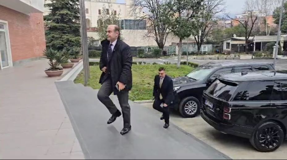 Zgjedhjet e 11 majit! Blushi dhe Haxhinasto takim në selinë e PD-së Haxhinasto Blushi1