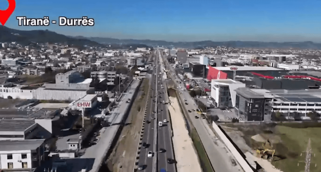 Rama ndan pamjet nga autostrada Tiranë-Durrës Screenshot 2025 02 19 081650