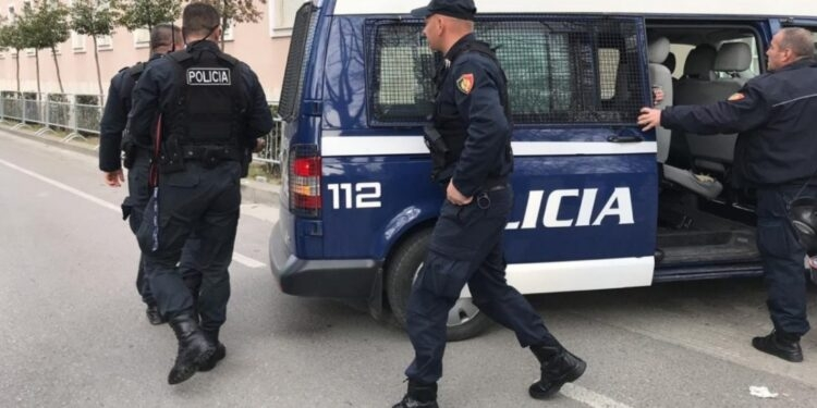 U kap me armë zjarri me silenciator, arrestohet 25-vjeçari në Tiranë policia tirane