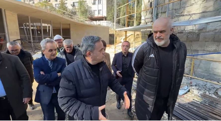 Rikonstruksioni i Fakultetit të Gjeologjisë dhe Minierave/ Rama inspekton punimet rama 1