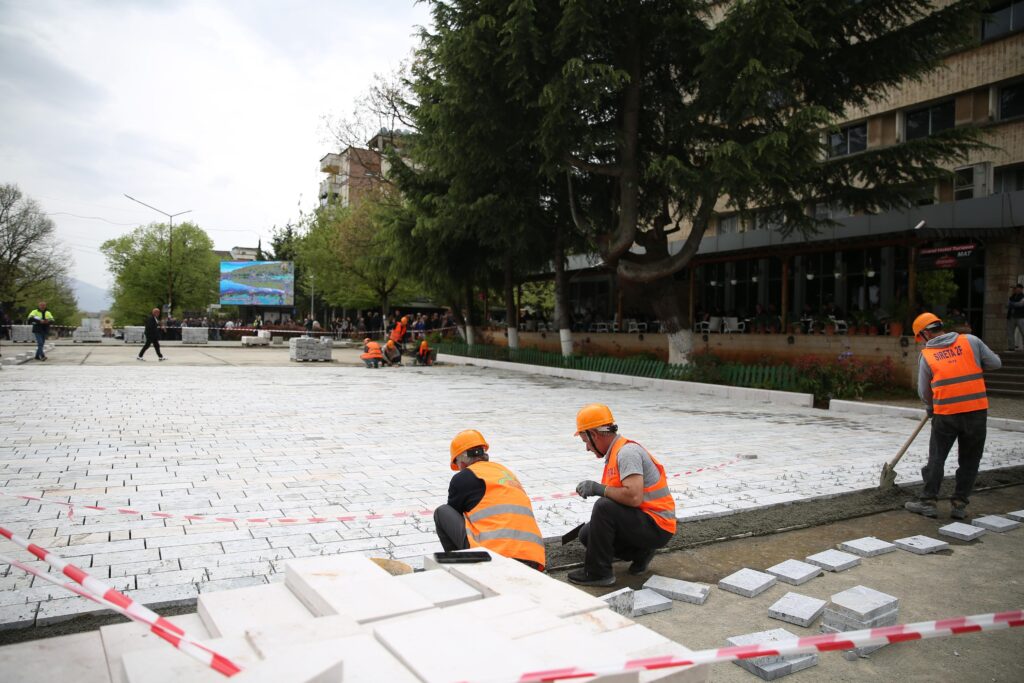 Burreli, qyteti që po transformohet nga dita në ditë falë investimeve në infrastrukturë 12 WhatsApp Image 2025 04 17 at 14.42.20 1