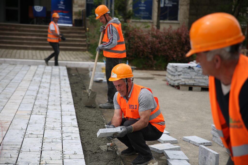 Burreli, qyteti që po transformohet nga dita në ditë falë investimeve në infrastrukturë 13 WhatsApp Image 2025 04 17 at 14.42.20