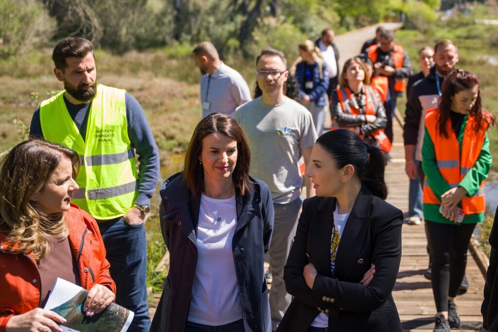 b3163e0c 39d0 4f1e b1e6 06ccdebc5a23