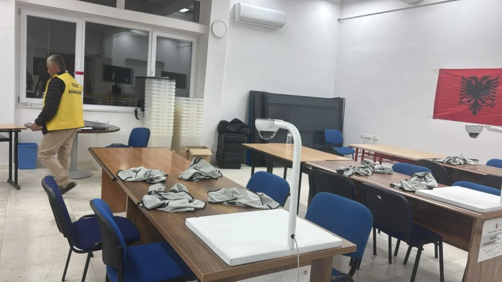 0baa1144 9c63 48b1 925a 1e09a4de6495 sd