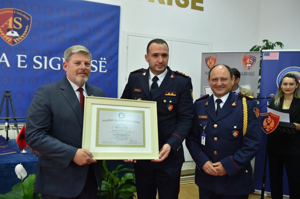 Kolegji Profesional i Formimit Policor merr akreditim ndërkombëtar, Van Horn: Policia partnere e SHBA! Drejtori Proda: Sukses me ndihmën e partnerëve 3 1747920761 a686a102e17a4188b2079c54daa3e4f6