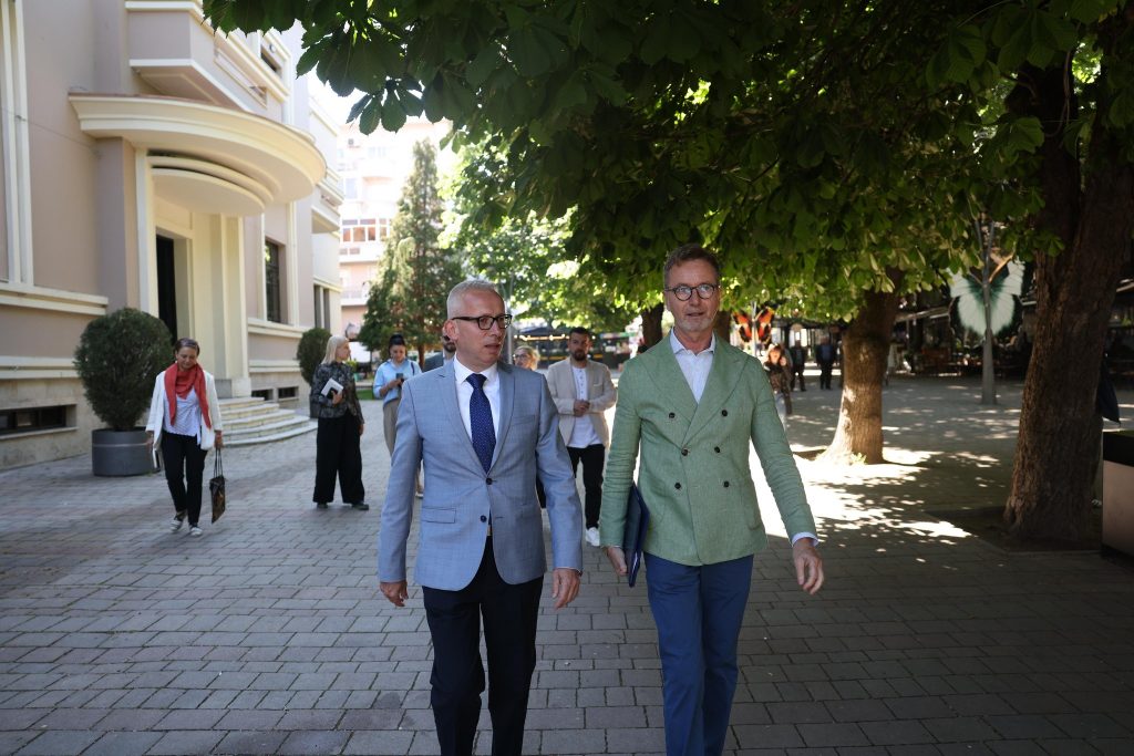 Ambasadori Gonzato takim me kryebashkiakun Filo: Mbështetje Korçës me projekte të reja të financuara nga BE 500806699 1096311382521830 7944556426450613300 n