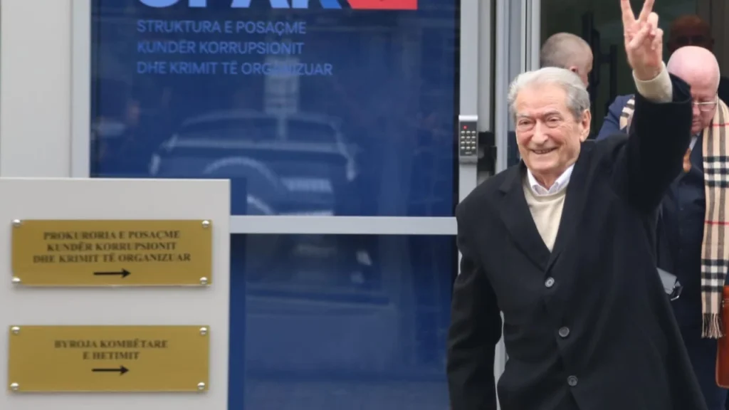 Sali Berisha pas daljes nga SPAK sd