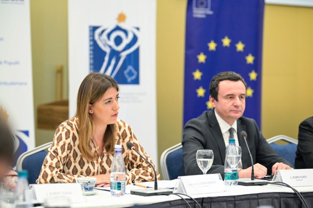 24 seanca të dështuara, Kurti: Janë arkaikë, refuzojnë gruan. Refuzojnë më të votuarën haxhiu kurti