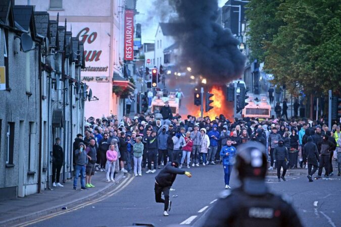 4657325 6 articleinline Ballymena 20Race 20Riots 20Second 20Night 2012 20Lewis 1 1 675x450 1