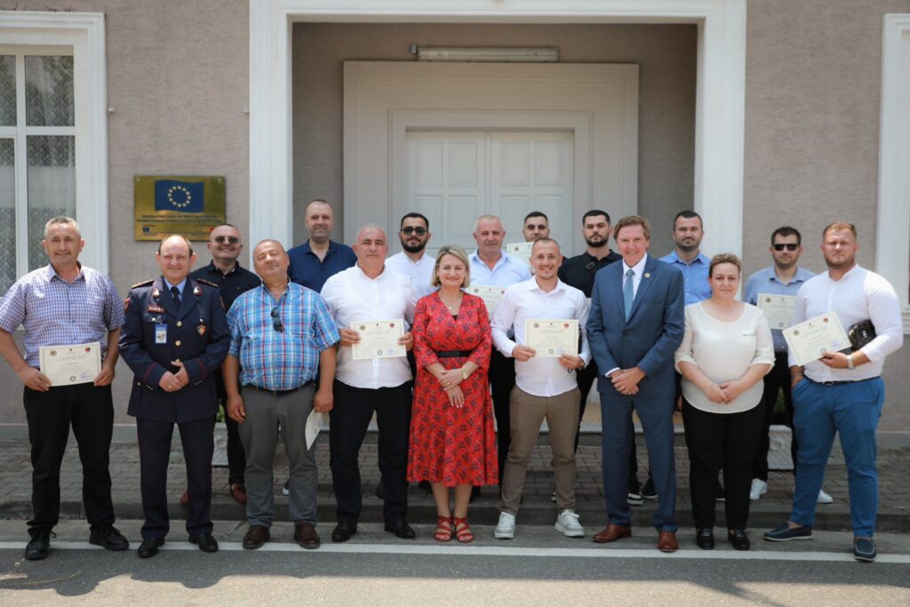 FOTO/ Ambasada e Amerikës: Policia shqiptare po forcon aftësitë kundër krimeve, 33 specialistë përfunduan kursin 1 506355617 1151437360344753 2206241651836702856 n