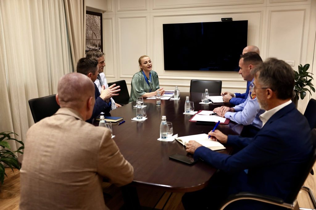 512441763 1121683926663618 2134307695302630556 n