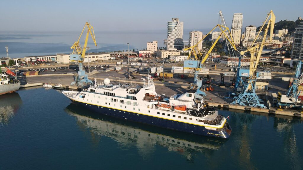 FOTO/ 108 turistë amerikanë në Durrës, Rama: Një linjë e re turistike për Shqipërinë 4 512883516 1276211270541198 5458376164818320600 n