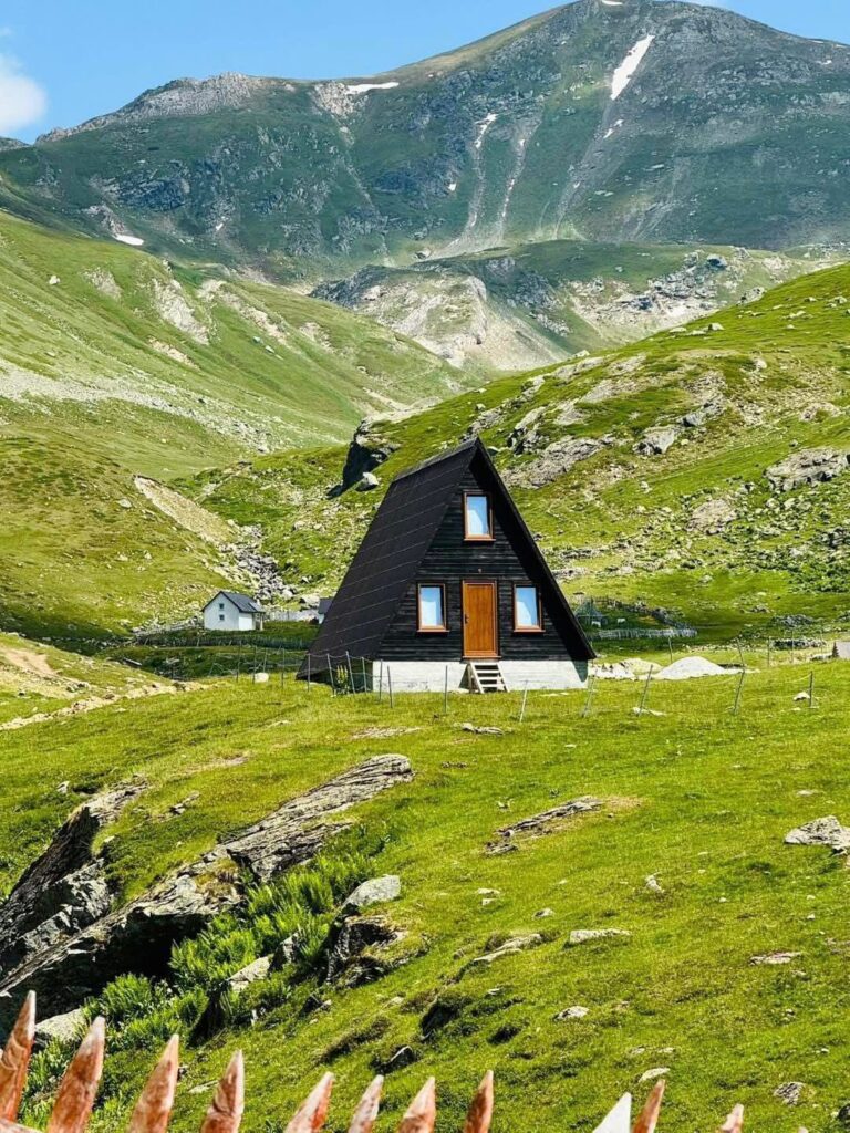 Rama poston fotot nga Dobërdoli: Një fshat i vogël veror alpin, po mbahet gjallë tradita e jetës në bjeshkë 4 514060195 1277165313779127 3338589076989656109 n