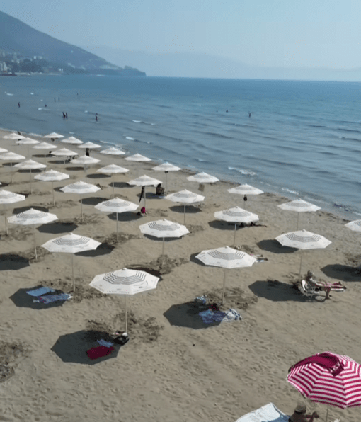 Rama poston një video nga plazhi publik në Vlorë Screenshot 2025 06 23 184326