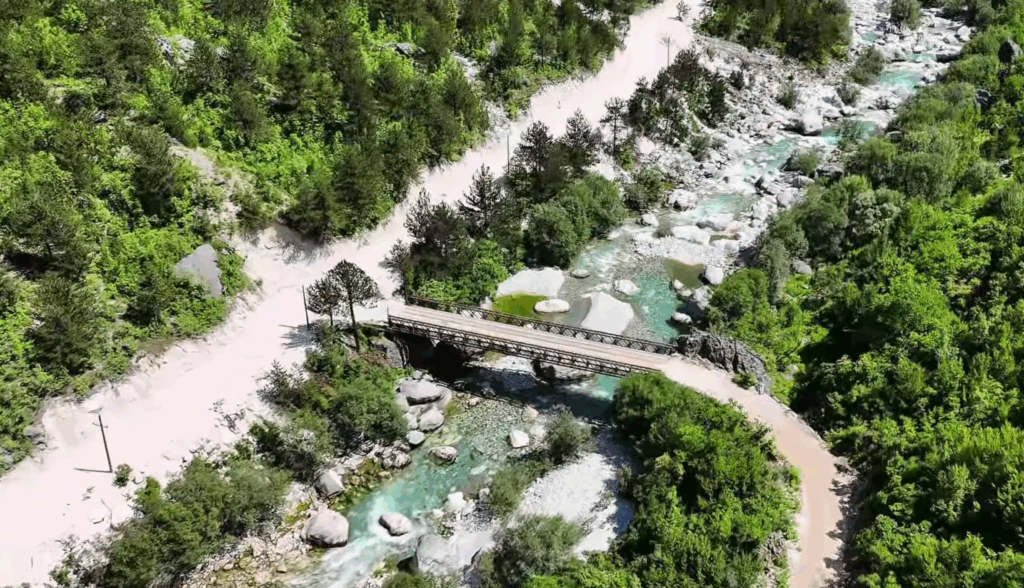 Rama poston video: Segmenti Breg Lumi-Theth rrit aksesin e banorëve dhe vizitorëve në bukuritë natyrore Screenshot 2025 06 27 182959