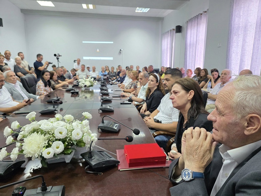Intelektualit të njohur i jepet tituli “Qytetar Nderi” i Matit 1 0 1