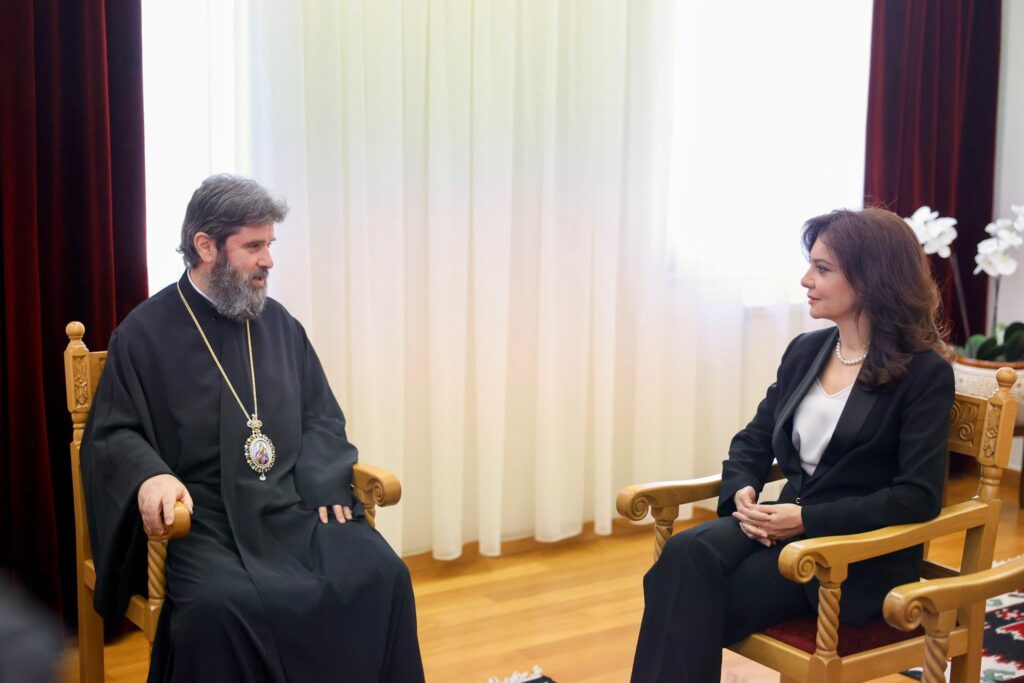 FOTO/ Spiropali takim me kryepeshkopin Joan Pelushi: Frymëzim për të fuqizuar përmasën shpirtërore në punët e detyrat tona 2 515074002 1286594112833020 1519722640750859627 n