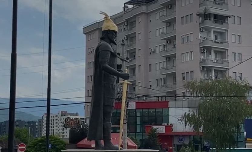 Akt vandal, dëmtohet shtatorja e Gjergj Kastriotit Skënderbeut në Prizren eddc0e02 7e2e 4223 a31c a39d49de0b04