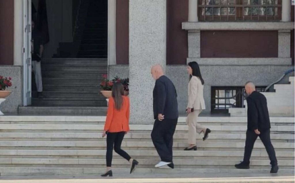 Pas Vlorës dhe Fierit, Rama shkon në Bashkinë e Durrësit rama 2 1