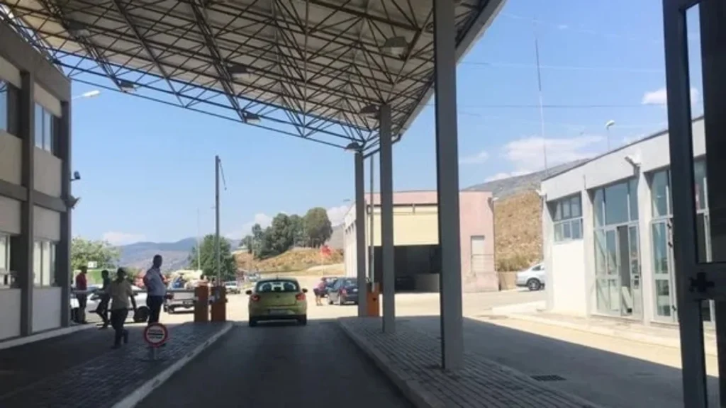 ΜΑΥΡΟΜΑΤΙ 4 sd