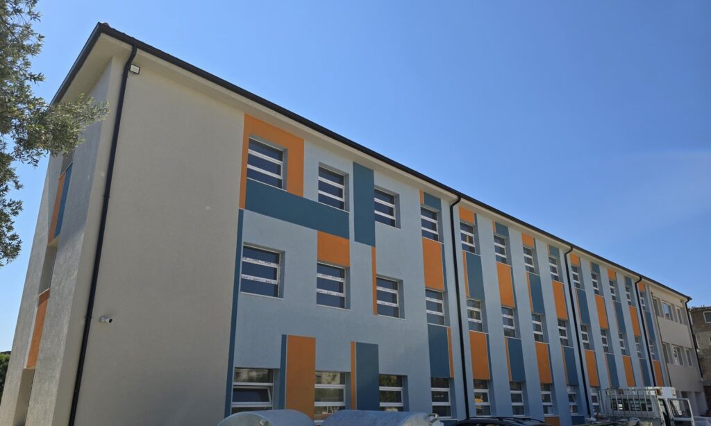 Shkolla 9-vjeçare “Liri Gero” në Fier, Rama: Do të hapë dyert këtë vit të ri shkollor me ambiente të reja 529711228 1309051913923800 1327591372782250737 n