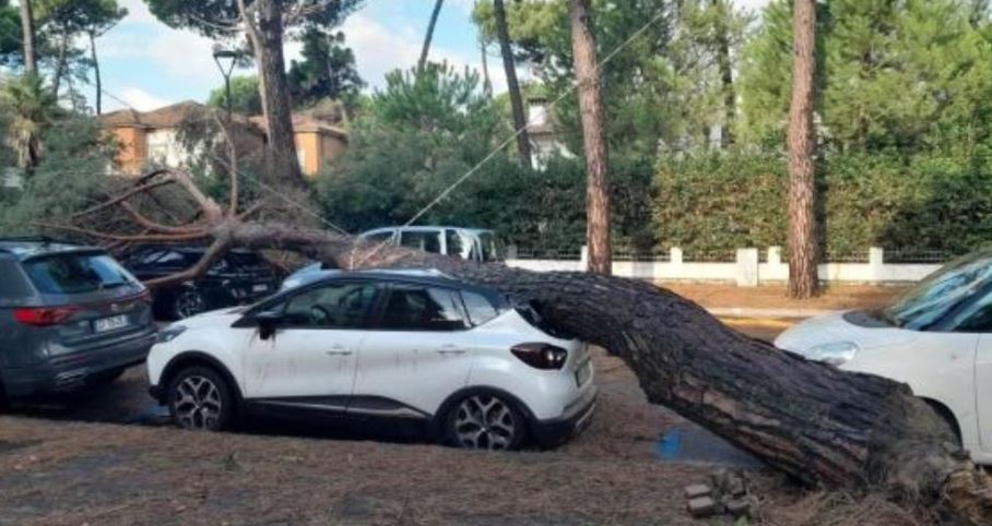 Emilia-Romagna goditet nga stuhia e fuqishme 5555