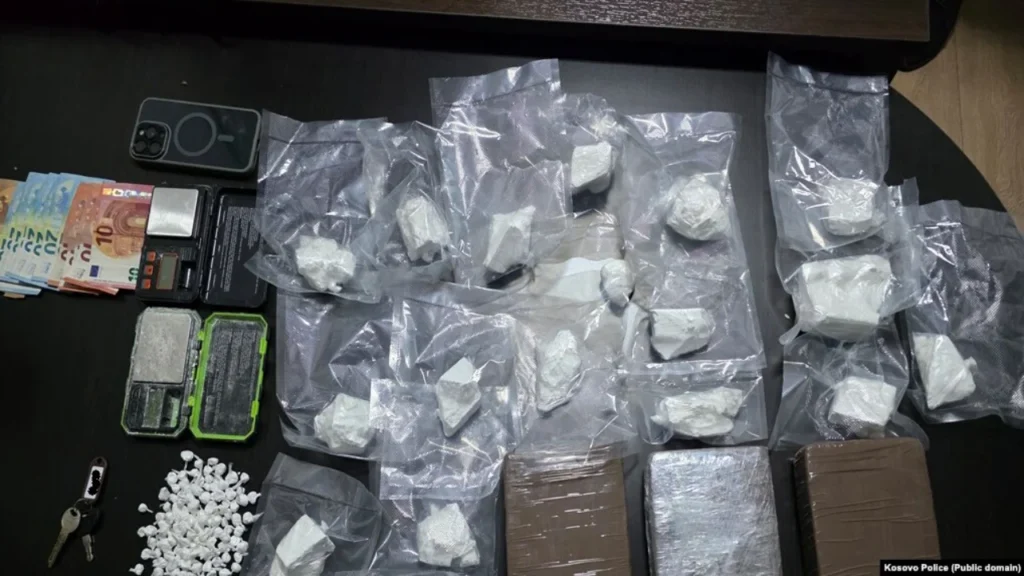 856d0f72 cf68 4d7f cc93 08ddd9680e0d w1597 n r1 s s sd 1