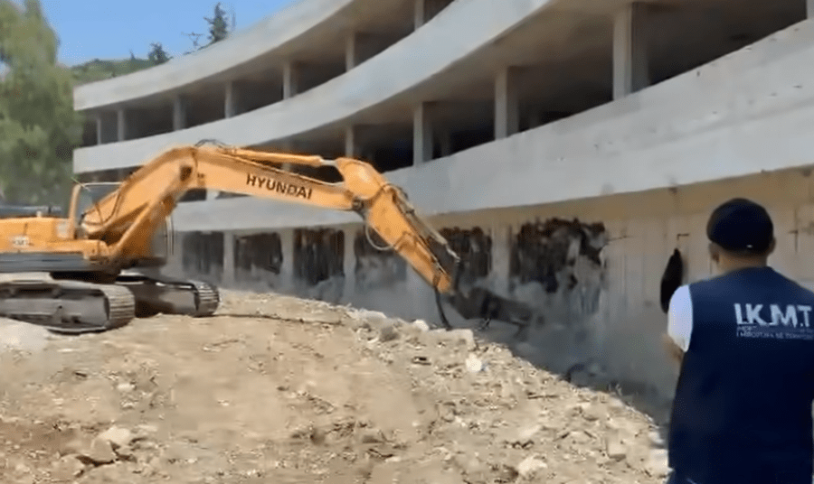Rama ndan pamjet nga shembja e pallatit në Vlorë: Edhe shkelësit e mëdhenj po ndëshkohen IMG 2582