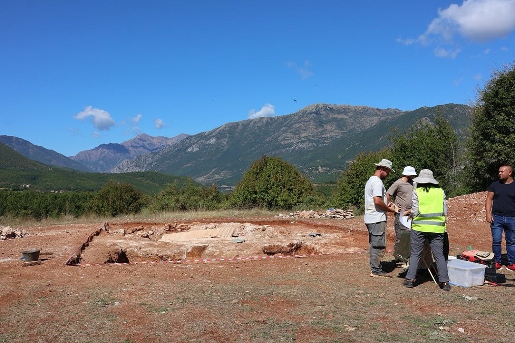 Zbulohet në Bulqizë një varr monumental, i përket periudhës romake 1 2