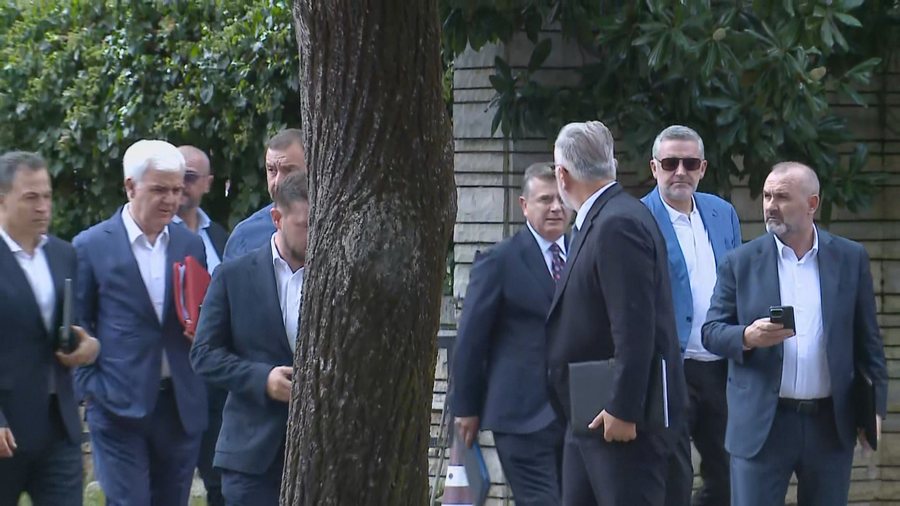 Rama mbledh drejtuesit socialistë, ja pse 900 0 1758892715xrama me ps e parlamentit frame 456 538