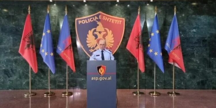 Dita e parë e shkollës, policia: Do të mbyllen lokalet dhe ambulantët IMG 3014