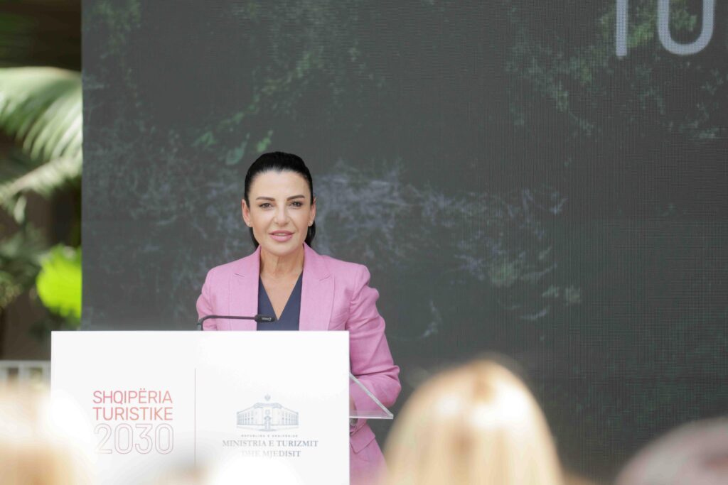 Zv/kryeministrja Balluku: Tuneli i Murrizit me shifra rekord, mbi 19 mijë mjete më 17 gusht WhatsApp Image 2025 09 04 at 13.13.52