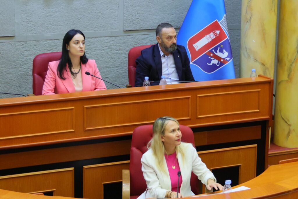 WhatsApp Image 2025 09 09 at 19.22.18