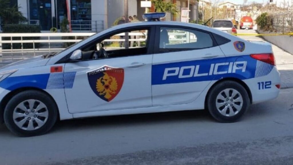 auto policia vlore 1024x572 1 11756209542 sd