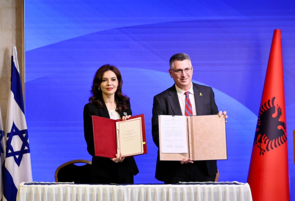 571109305 1376648947160869 8473353672521774479 n