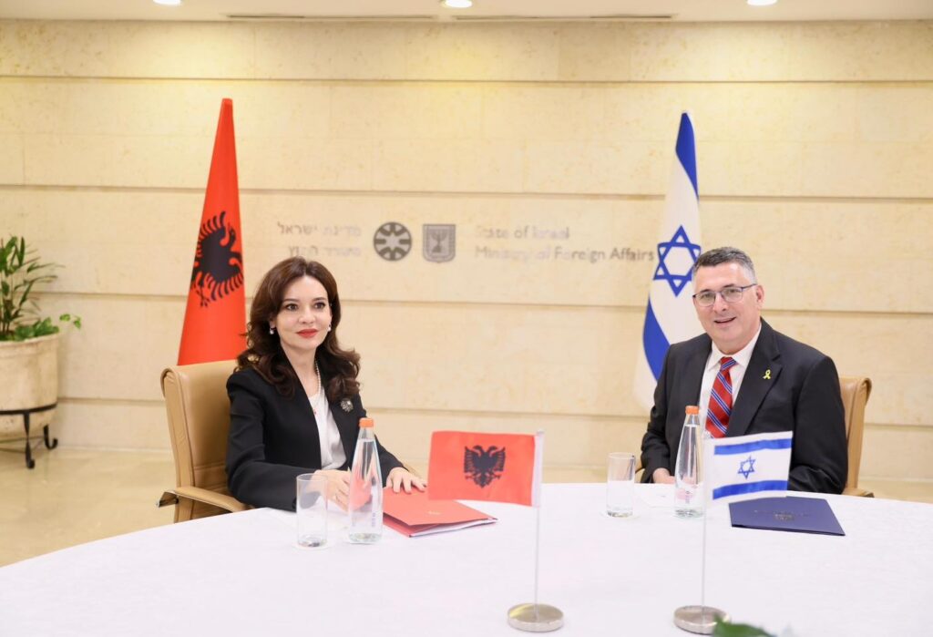 571110866 1376648897160874 5051730997774674104 n