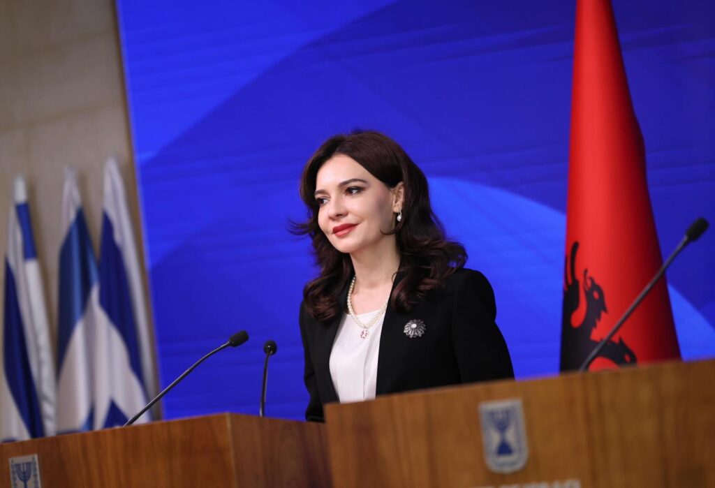 571230649 1376648910494206 4277363135548163255 n